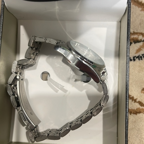 Rae Dunn
Women's Chloe Silver-Tone Alloy Watch 30mm Style #RD1006SS. - Picture 7 of 9